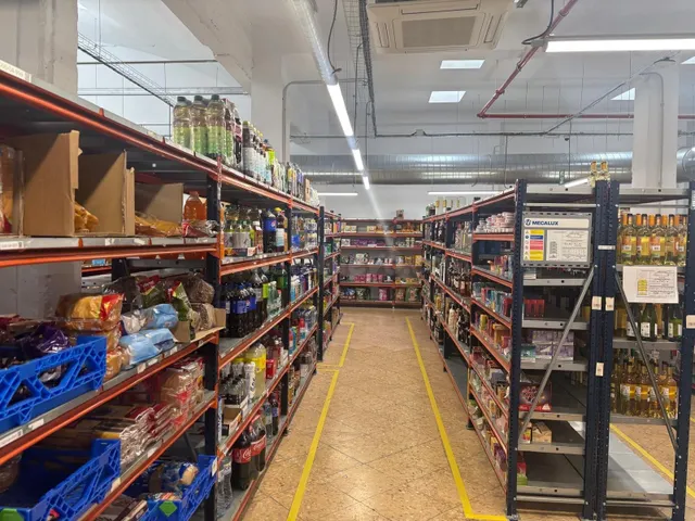 Local comercial reformado y equipado de 587 m2 en el Actur ( - foto 3