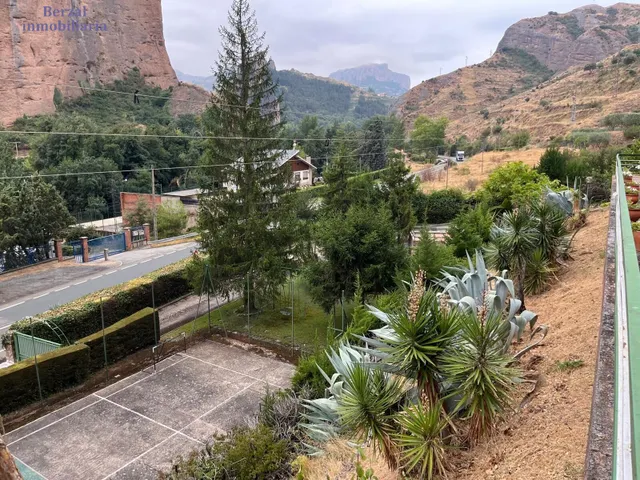 Casa en parcela de casi cuatro mil metros, con piscina, jardin, maravillosas vistas. — 5
