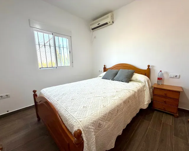 Finca en Mollina con casa, piscina, pista de tenis y 7.000 m2 de olivar. — 13