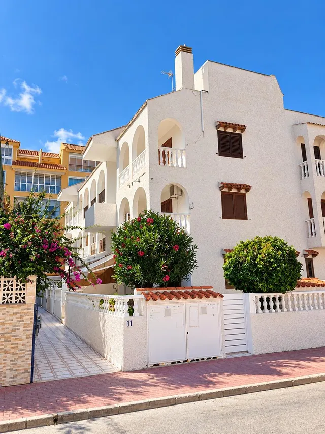 Atico Duplex 3d 2 B solárium Sur a 200 mts de la playa de La Mata- AV Europeos — 9
