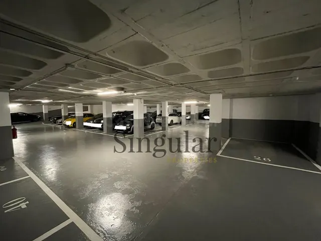 Parking en Vía Augusta, zona Tres Torres