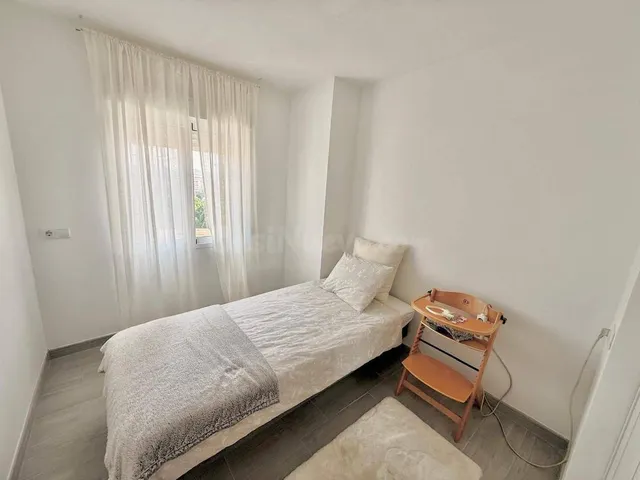¡vistas panorámicas al mar! apartamento de 3 dormitorios con terraza y piscina en Fuengirola — 5