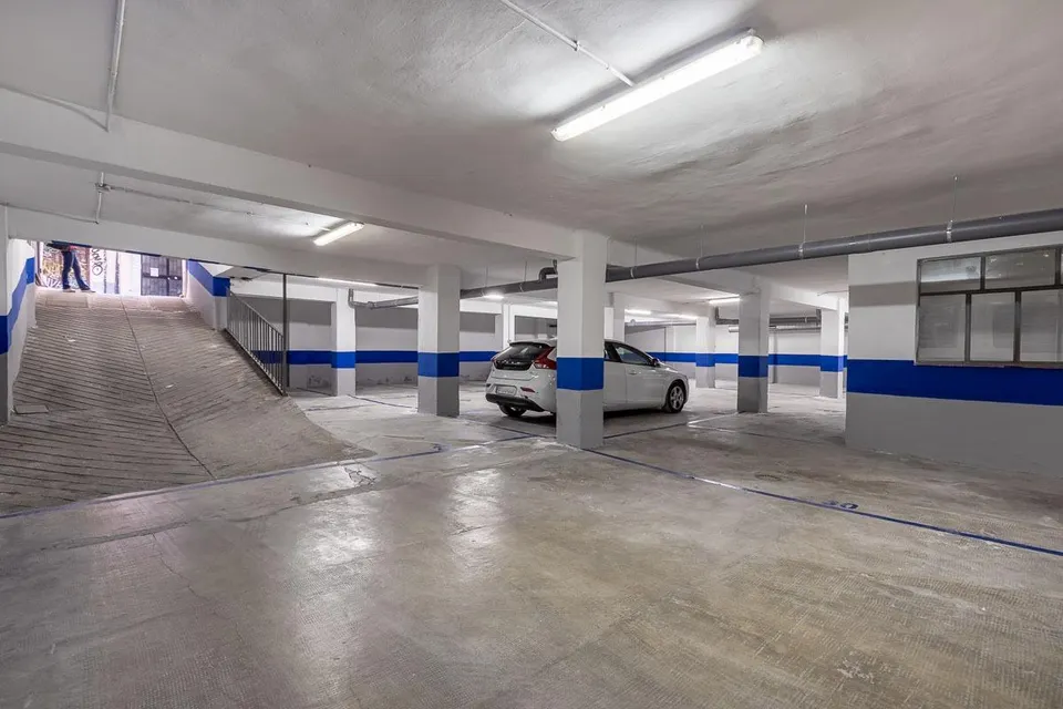 PARKING DE 30 PLAZAS EN PLENO CENTRO DE GRANADA