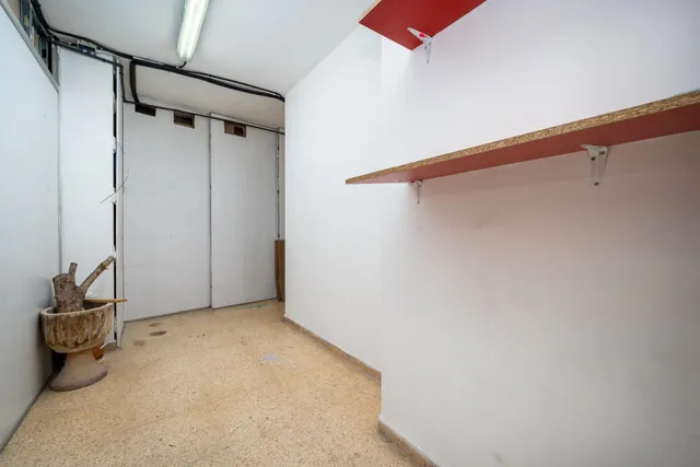 Local en venta en Avenida Argentina — 14