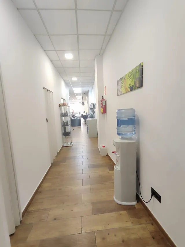 Excelente local reformado en venta — 11