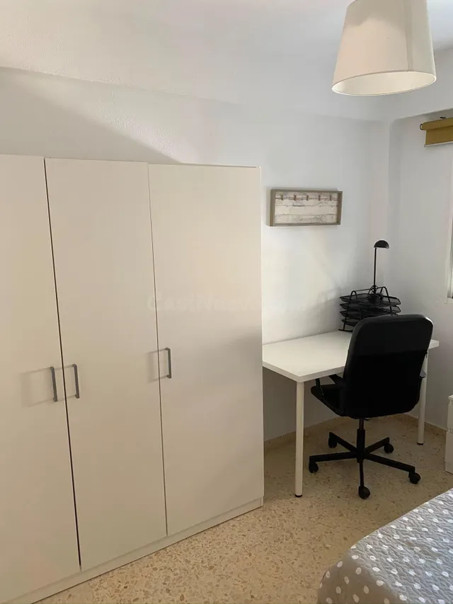 SE ALQUILA HABITACIÓN A ESTUDIANTE — 5