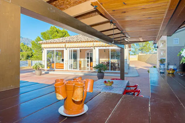 Villa exclusiva en La Nucía | parcela de 3.947 m2, piscina privada y amplias zonas de ocio — 45