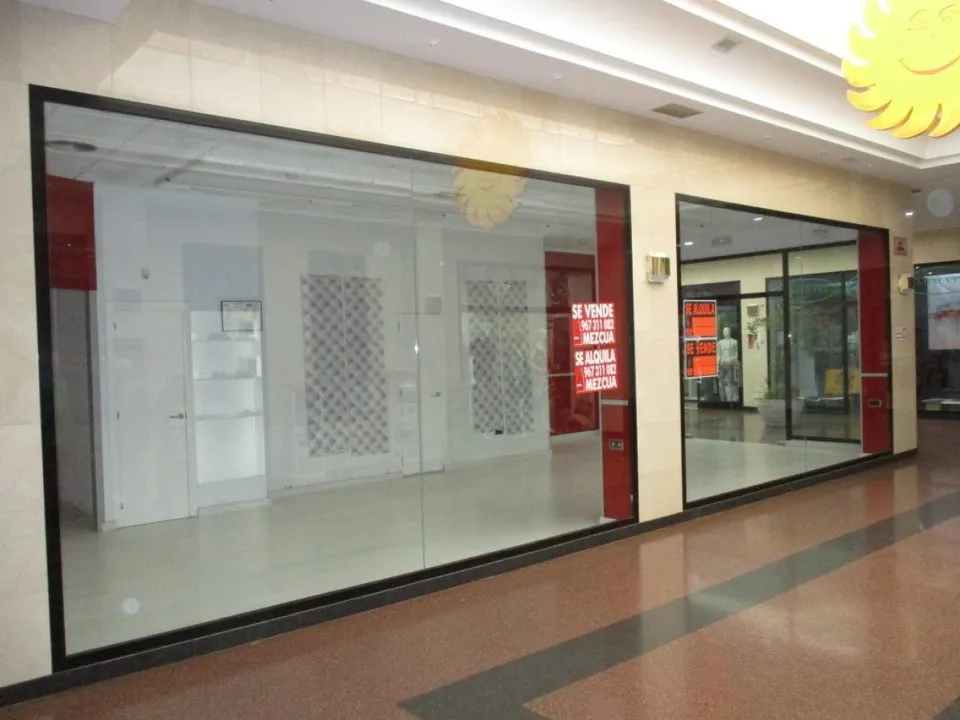 EXCELENTE LOCAL COMERCIAL EN GALERIAS RAMBLA CENTRO