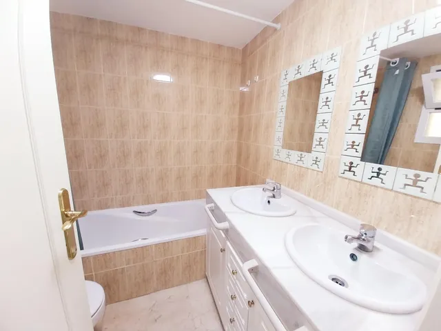 Impecable Apartamento a 850 metros de la playa y cerca de tiendas — 9
