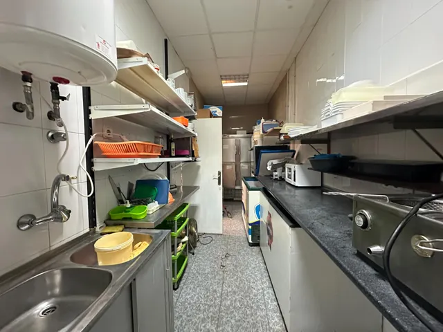 Oportunidad Única: Local Comercial Totalmente Acondicionado en San Pedro del Pinatar (Murcia) — 11