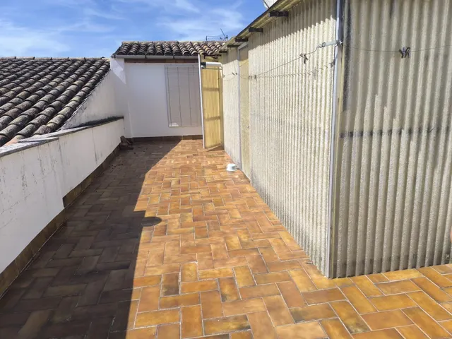 CASA ADOSADA EN VENTA CON 2 VIVIENDAS INDEPENDIENTES — 35