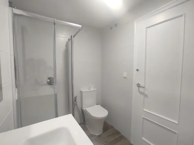 ALQUILER DE   VIVIENDA VACIA  TOTALMENTE REFORMADA — 32