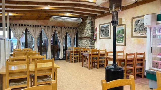 Venta de restaurante y fábrica de embutidos — 15