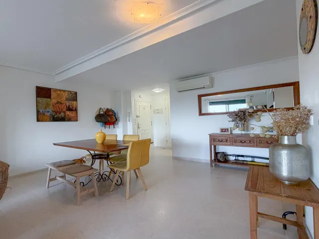Orihuela Costa! Espectacular apartamento con amplios espacios + gran terraza con vistas despejadas y laterales al mar + Parking comunitario + Piscina comunitaria con zonas ajardinadas — 14