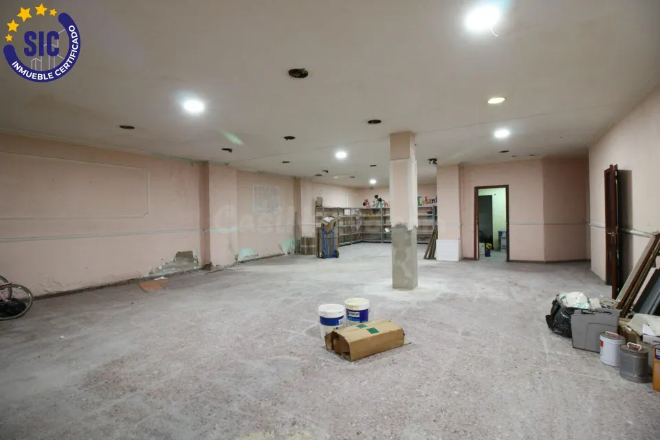 En venta local comercial 273m2 apto para hacer vivienda