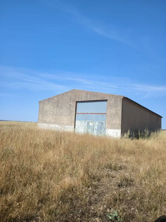 Local comercial 300m² en venta - Castilla y leon - foto 5
