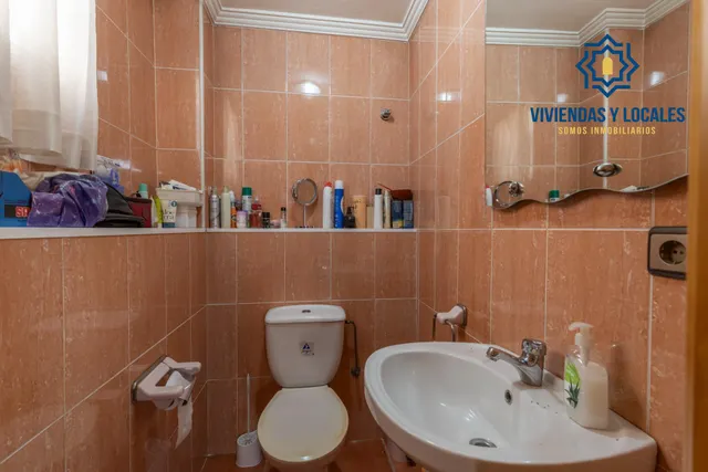 Casa independiente a 5 minutos de Granada en buen estado para entrar a vivir — 40