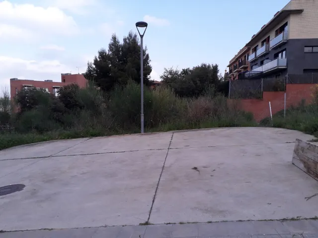 TERRENO URBANIZABLE — 5