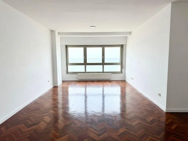 Exclusiva vivienda en Primera Línea de Playa – Avenida Barri - foto 2