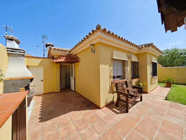 CHALET CON PISCINA EN SANCTI PETRI — 19