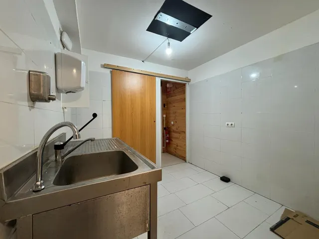 LOCAL EN AVD DE LOS BAÑOS - PLAYAFELS — 12