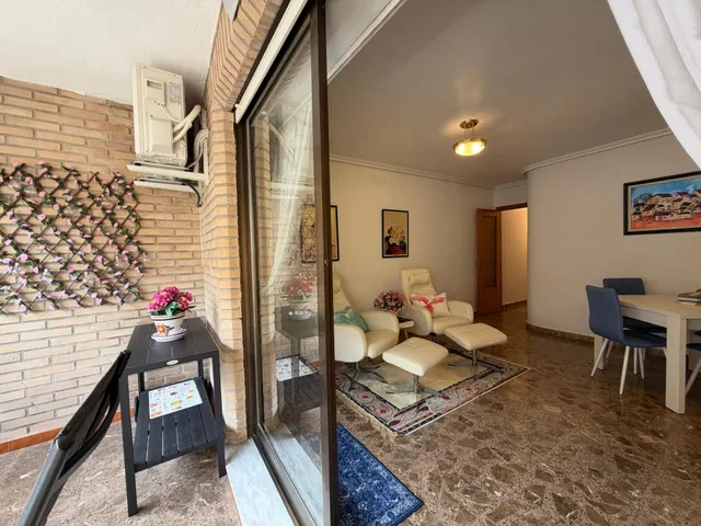 ¡Apartamento de tres dormitorios y amplia terraza al sur cerca de la playa, en Avenida de Habaneras! Torrevieja — 20