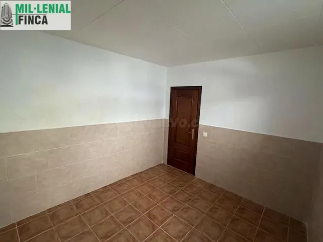 Casa con grandes terrazas y potencial de reforma en Sabadell - foto 5