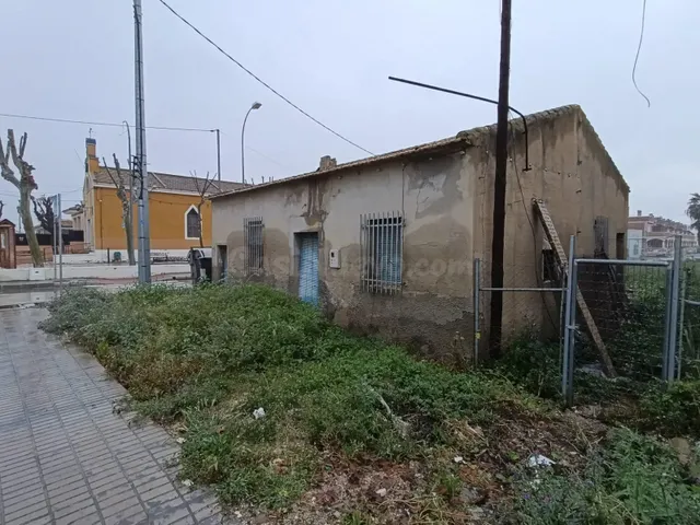 SE VENDE CASA DE PUEBLO PARA REFORMAR SOBRE UNA PARCELA DE 1