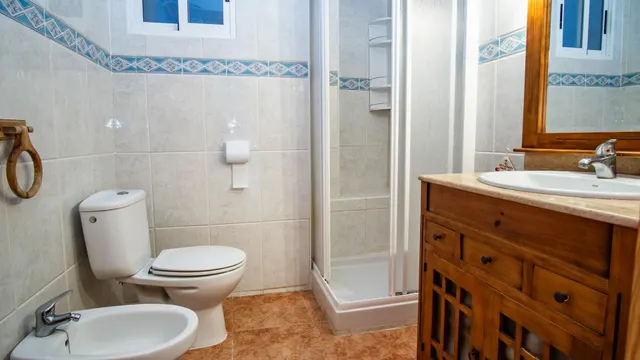 Piso muy luminoso con vistas despejadas y listo para entrar a vivir en zona San Francisco de Elda — 10
