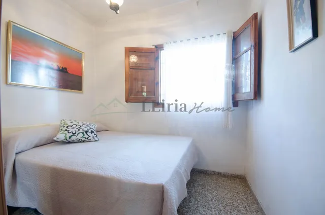 Ref. 04405.- EXCLUSIVA.- Chalet independiente con piscina en Urb. Camp Llíria. — 22