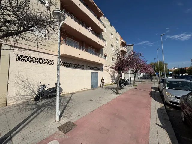 LOCAL GRAN CAPITAN — 3