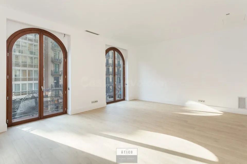PISO EN VENTA EN RONDA UNIVERSIDAD/PLAÇA CATALUNYA