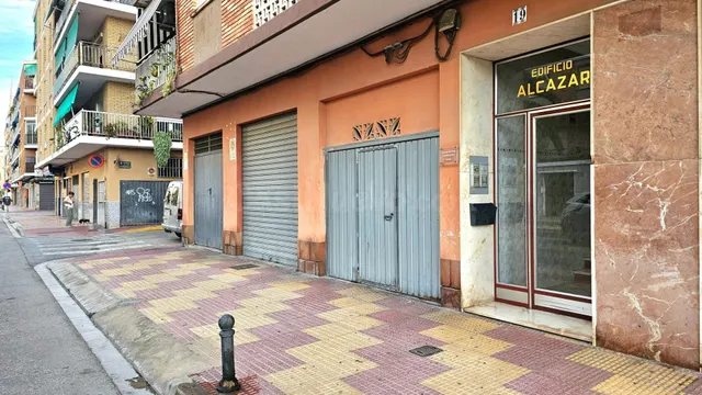 Almacén / Trastero con espacio para motos en el centro de Cullera — 3