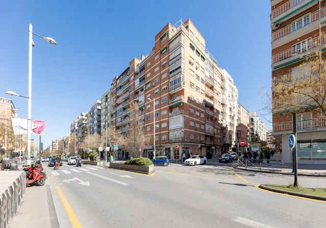 JUNTO GLORIETA DE ARABIAL — 3