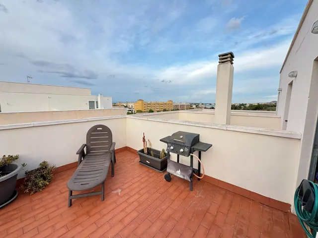 Apartamento luminoso y espacioso en la acogedora Formentera. Cerca de colegios y comercios, a 10 min a pie de Benijófar, a 3,5 km del La Marquesa Golf, y a solo 11 km de las playas de Guardamar. — 32