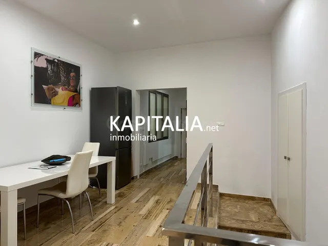 Piso en VENTA en el centro de Xàtiva con balcón y mucha luz  - foto 2