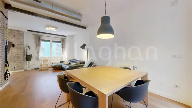 Moderno piso reformado con encanto en Ciutat Vella - foto 3