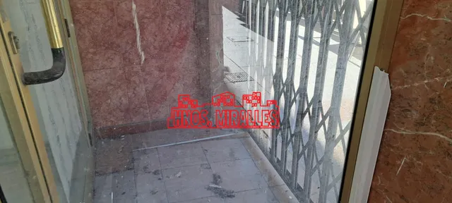 Local Comercial Recién Reformado en Zona Estratégica Cercana a la Plaza Barcelona — 6