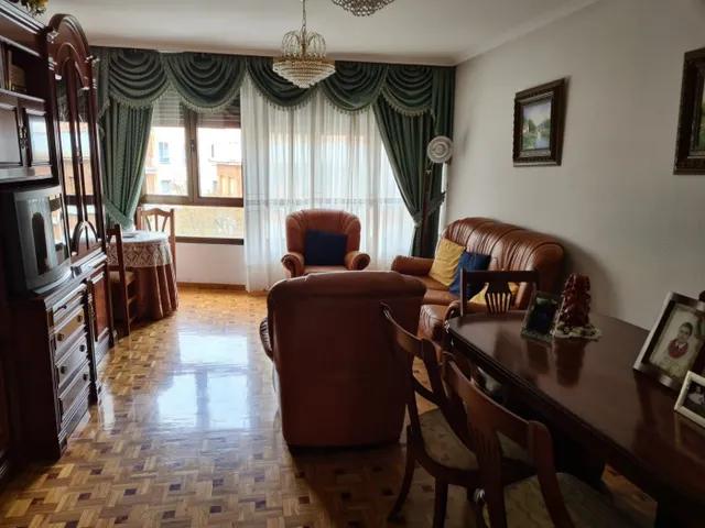 SEAMPLIO PISO EN EL CENTRO DE VALENCIA, SALÓN, COCINA, 4 HAB., 2 BAÑOS, TRASTERO Y GARAJE. — 2