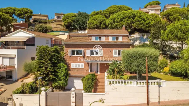 Amplio chalet con vistas al mar en Teià — 38