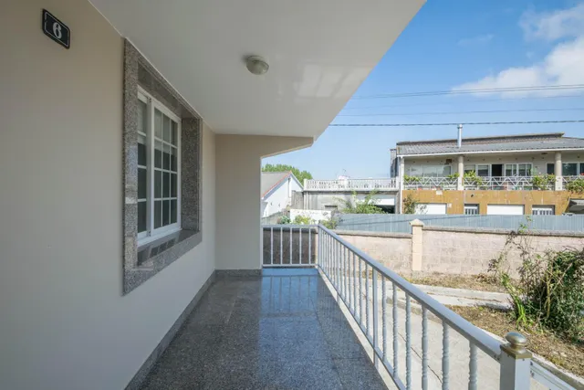 Amplia Casa + otra vivienda + anexo en Venta en Ardemil, Ordes — 13