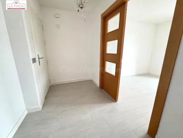 VIVIENDA 4 DORMITORIOS Y 2 BAÑOS MUY CERCA DEL CENTRO — 5