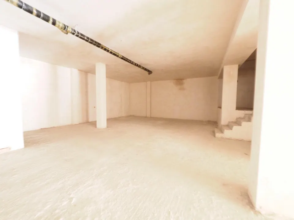 Se vende local comercial en Santa Coloma de gramanet