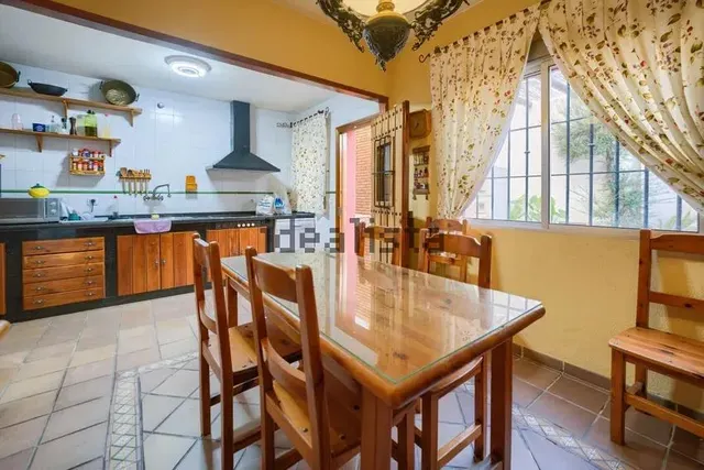 Chalet adosado en venta en Calle Bolivia — 19