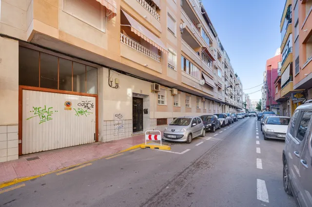 4 Dormitorios 2 baños  vivienda grande — 32