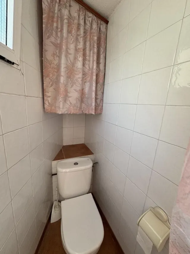 APARTAMENTO A ESCASOS METROS DEL MAR, CON PISCINA. — 22