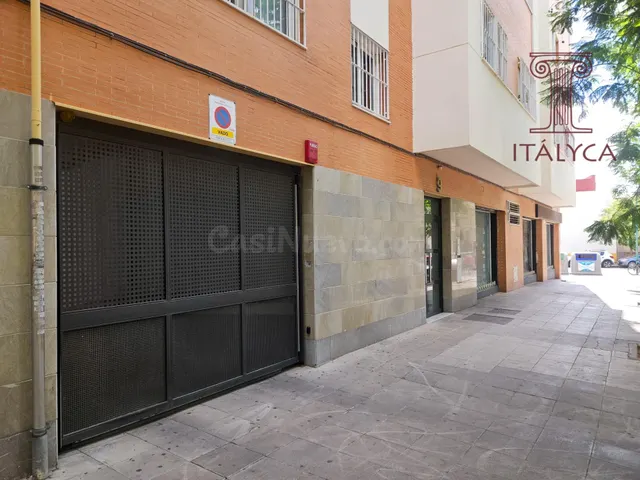 Piso de dos dormitorios junto al casco histórico con terraza - foto 3
