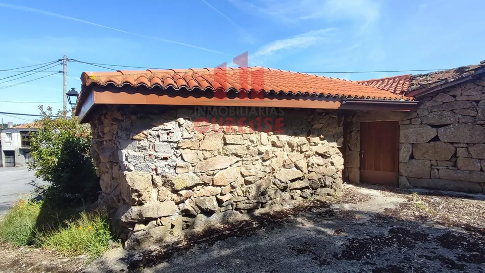 CASA DE PIEDRA PARA REFORMAR CON PEQUEÑA PARCELA CERCANA, EN LA ZONA DE PADERNE DE ALLARIZ