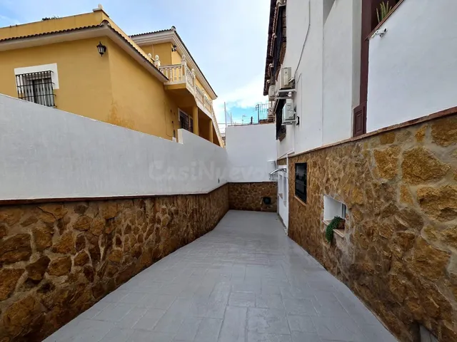 Piso a estrenar de 2 dormitorios con parking, luz y agua incluidas – 1.200 €/mes — 3
