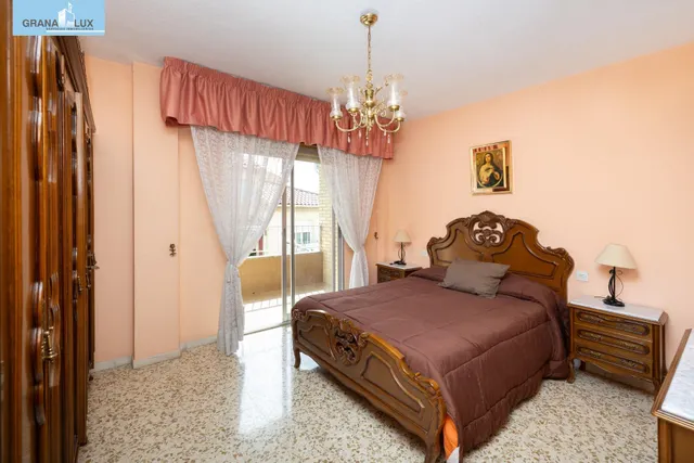 FANTASTICA CASA ADOSADA EN MARACENA — 25